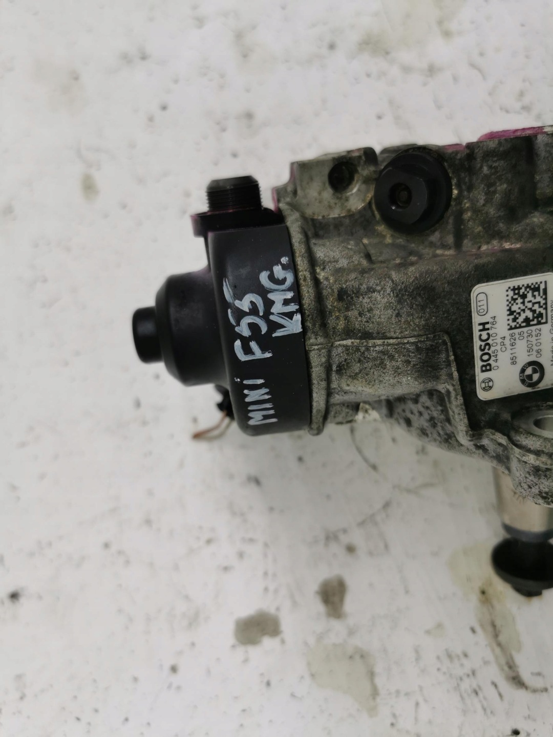 injection pump MINI COOPER F55 1.5D 8511626 B37C