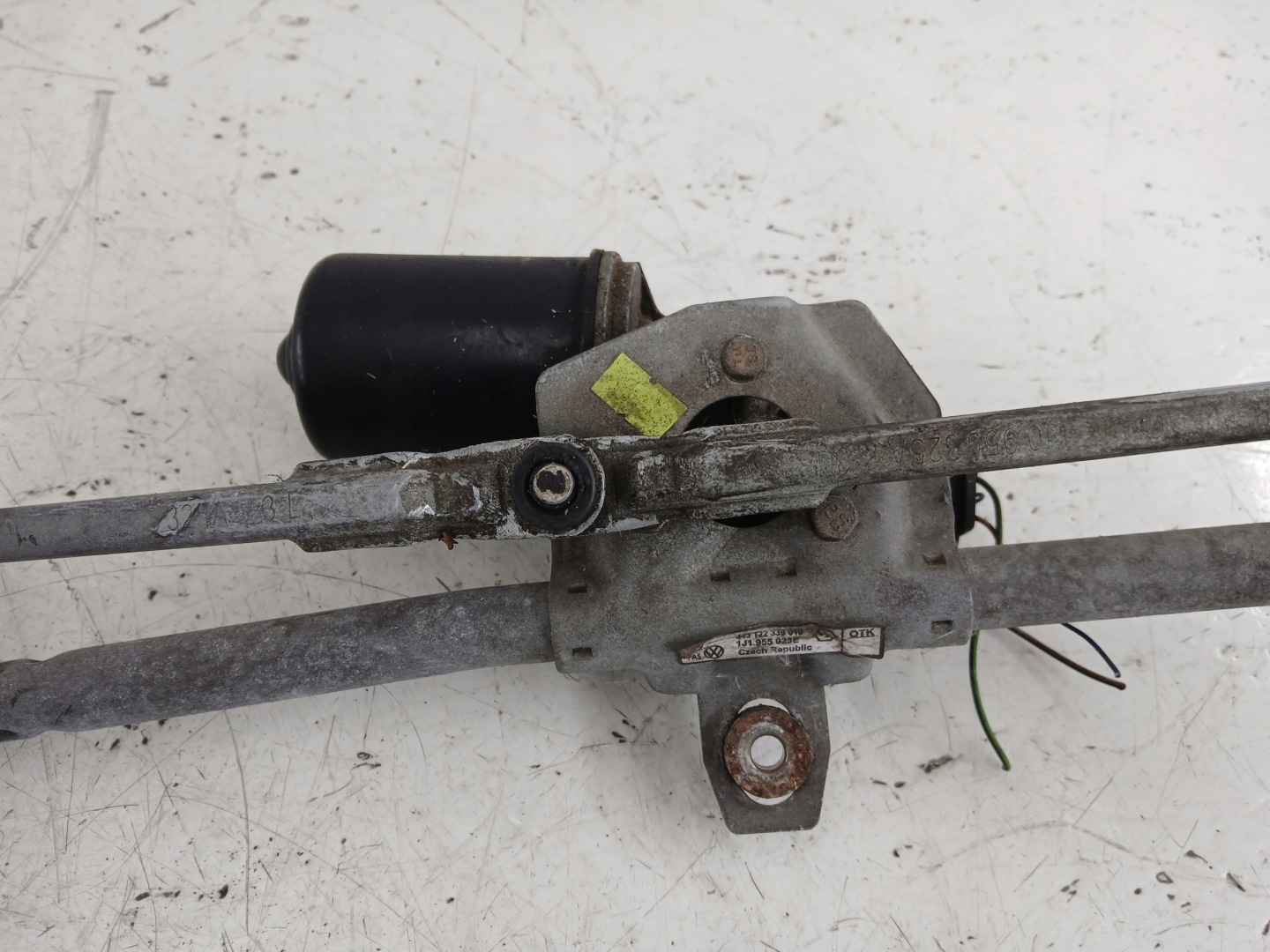 VW GOLF IV wiper mechanism front 1J1955113C