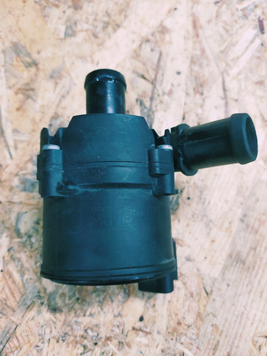RENAULT OE 0392023219 925164GA0A PUMPA CIRKULACIJE VODE