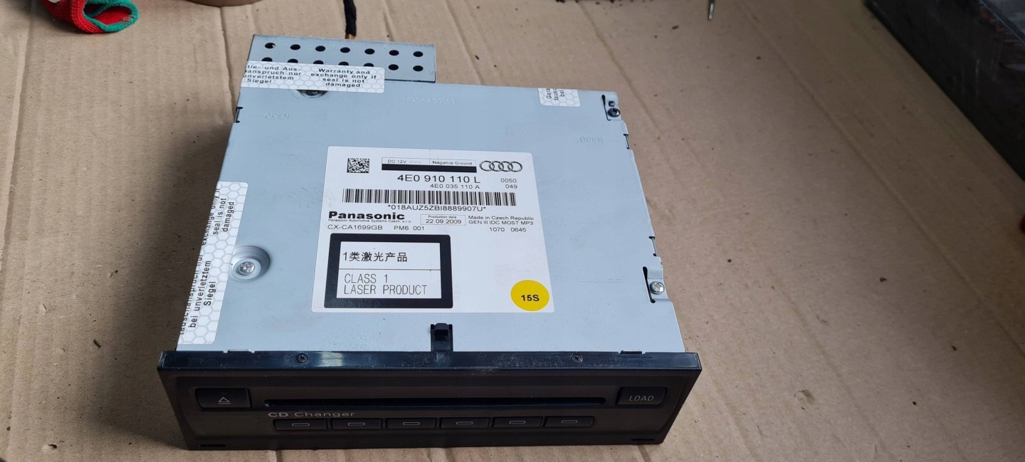 A6 C6 LIFT changer CD player 4E0910110L A4 B8 A5 8T