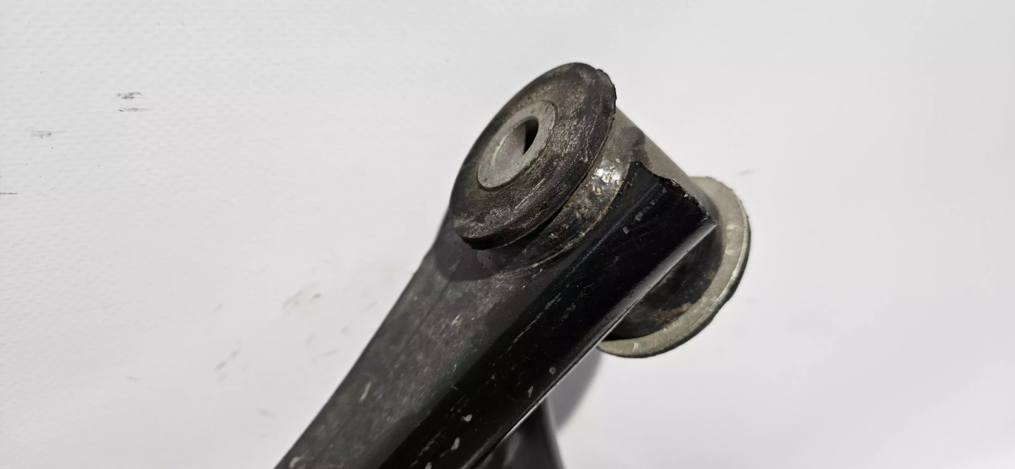 Querlenker rechts heck VW TOUAREG II 2010-18 7P0505352D