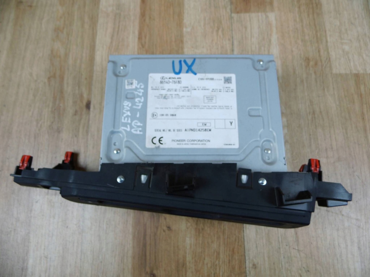Lexus UX odtwarzacz CD 8614076F80 86140-76F80
