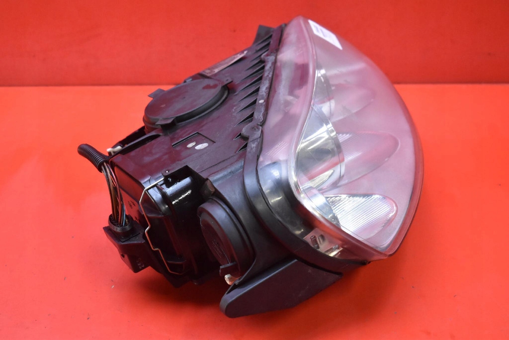 REFLEKTOR right light front EU 7L6941016CE VW TOUAREG 1 and 02-07