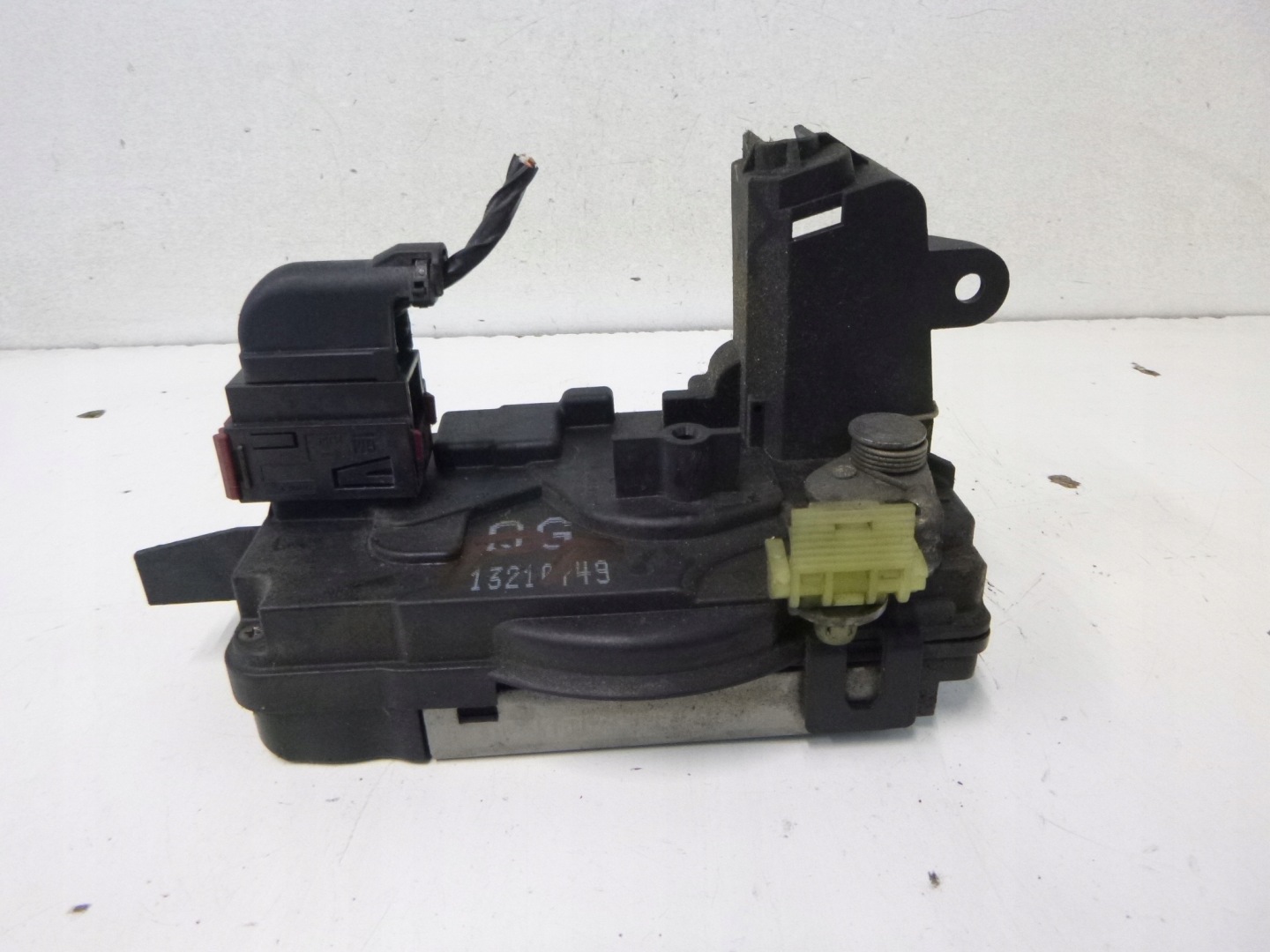 lock door front right Opel Astra H Lift 13210749