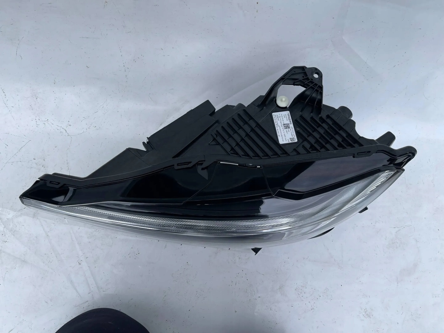 light left VOLVO XC60 II FULL LED KOMLEPTNA front front 32404705