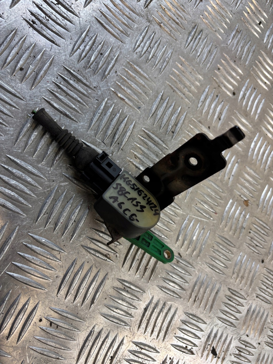 Sensor poziomowania Leuchten Audi A6 C6 przedlift 4F0907503
