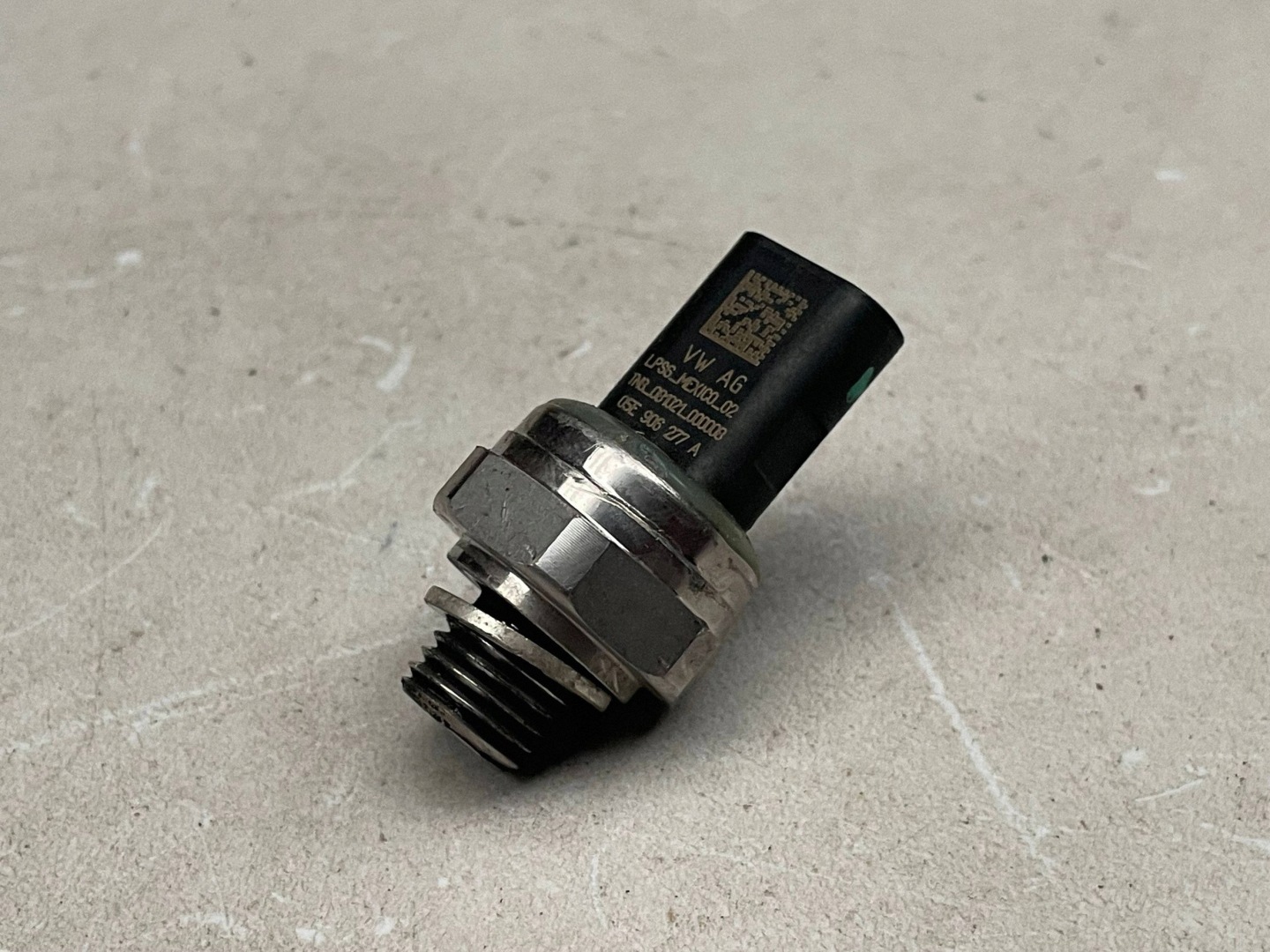 sensor druck oil VOLKSWAGEN GOLF VII 05E906277A @A