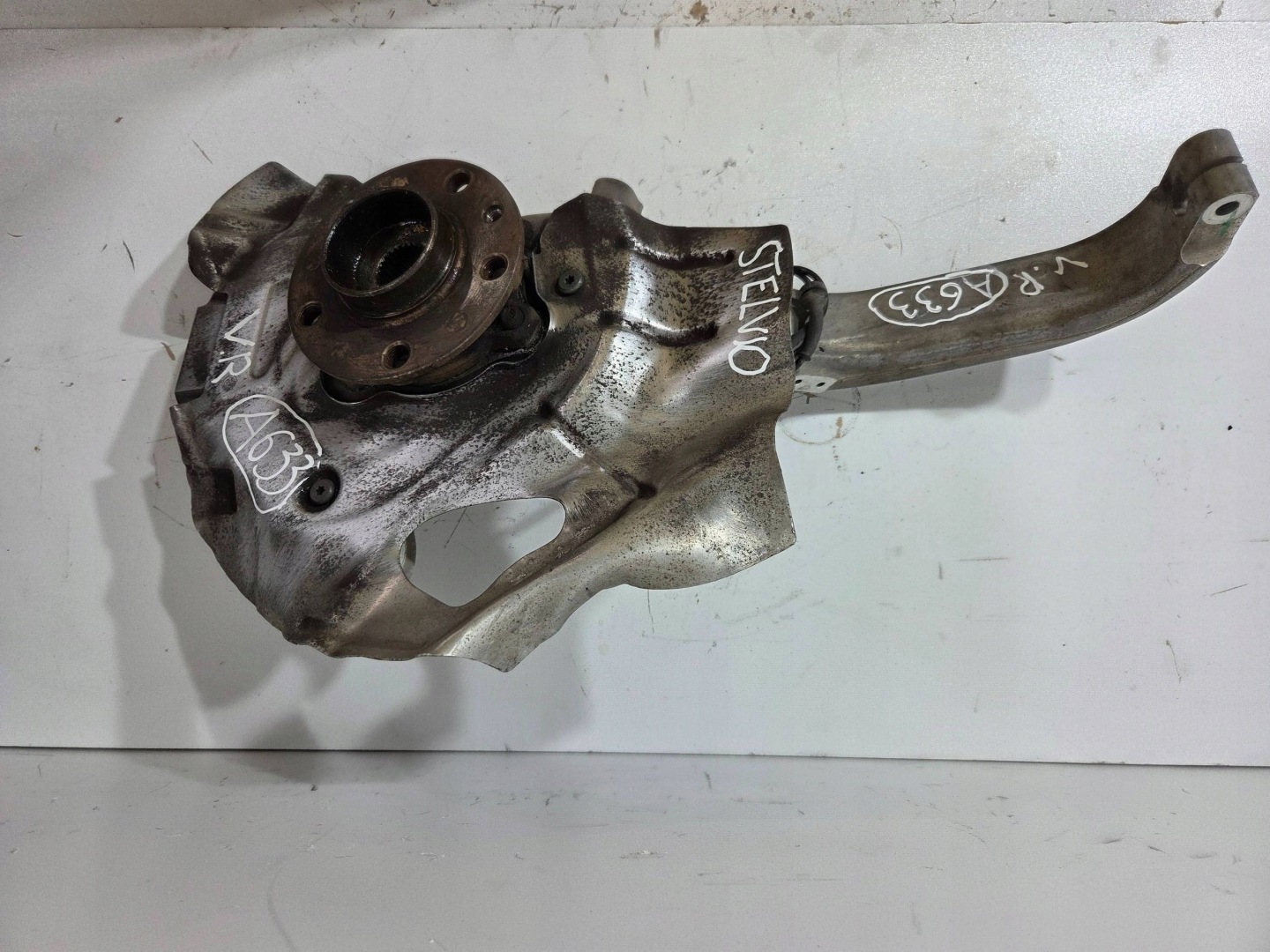 Alfa Romeo Stelvio swing front right 50541554 (A633)
