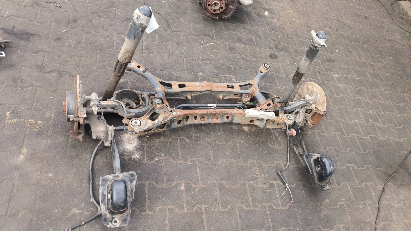 träger / Achsträger heck VOLKSWAGEN PASSAT B8
