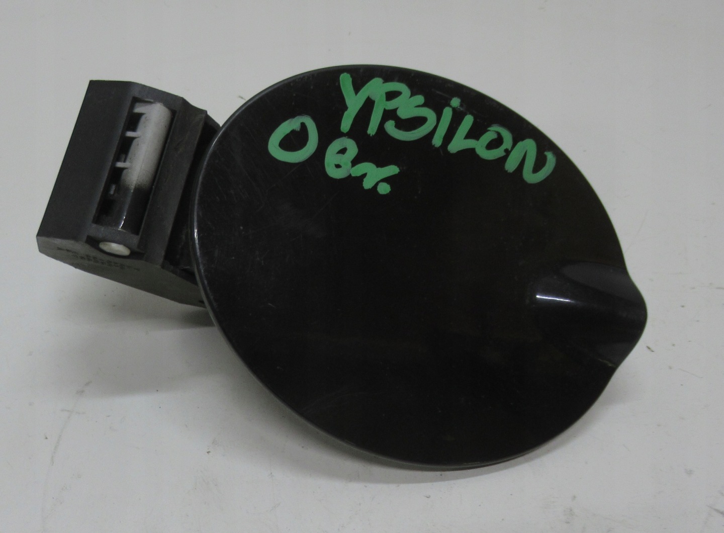 YPSILON II 08R Tankklappe des Kraftstoffsbehälters schwarze 601