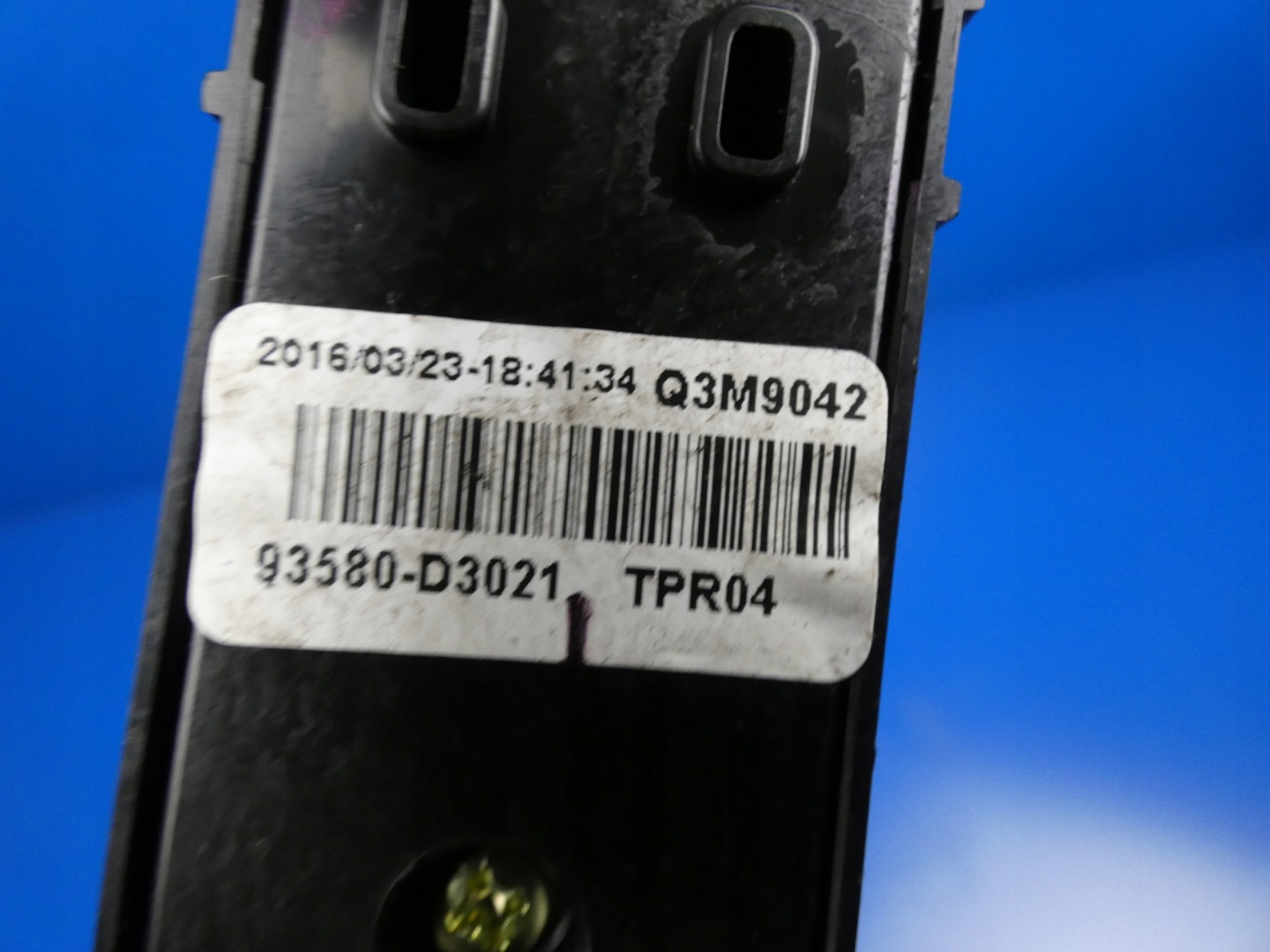 HYUNDAI TUCSON III switch windows rear part rear right / left