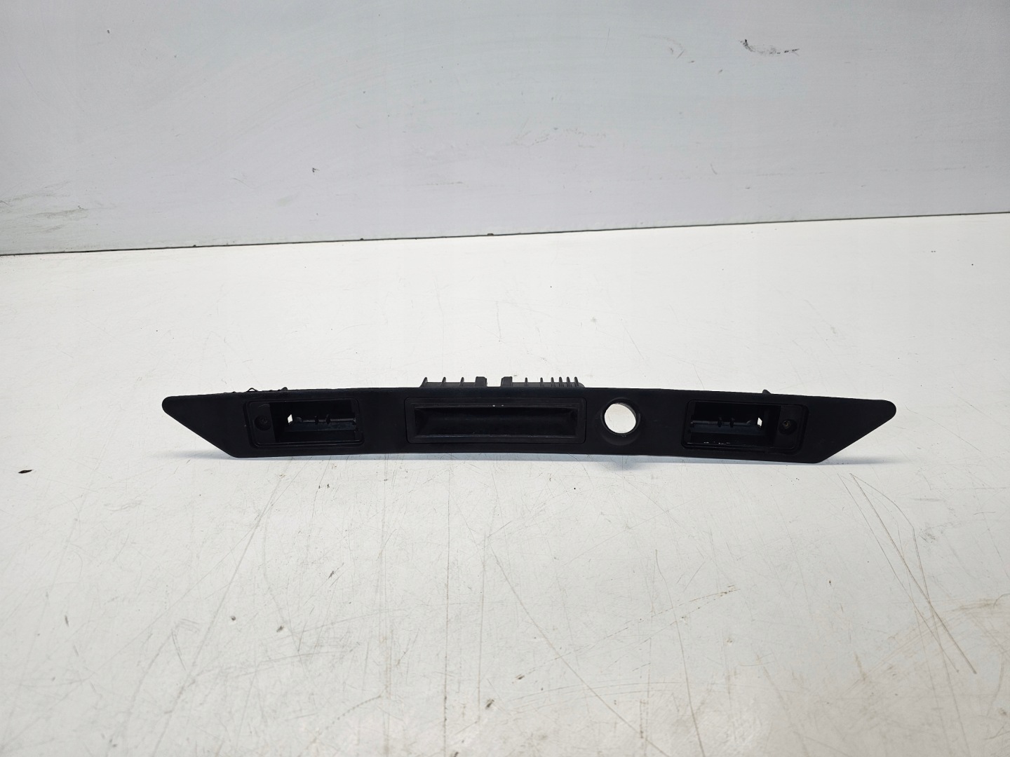 Boîte PODSWIETLENIA Panneau AUDI A3 A4 A6 8E0827574C