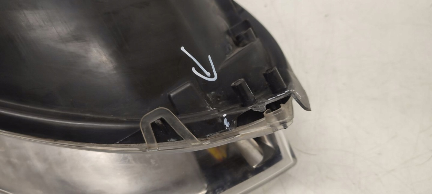 light front front left Ford S-MAX