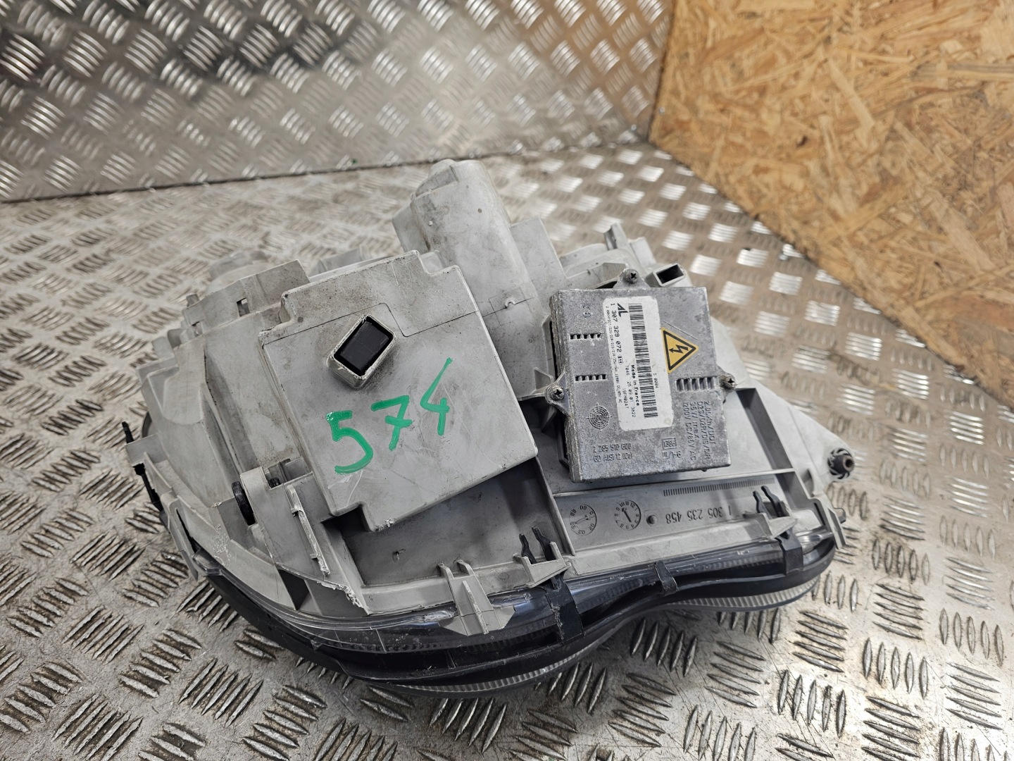 MERCEDES-BENZ C W203 feu REFLEKTOR gauche 1305235458