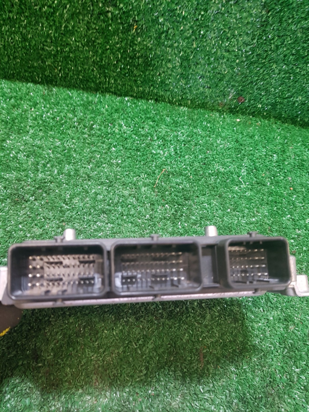 computer of the engine control unit CITROEN C5 III 9666266580