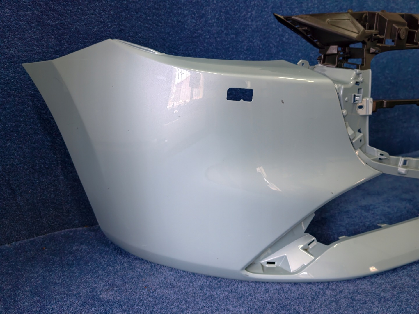 MAZDA 2 II LIFT 2023 bumper front front DO LAKIEROWANIA BIALY D65E-50031