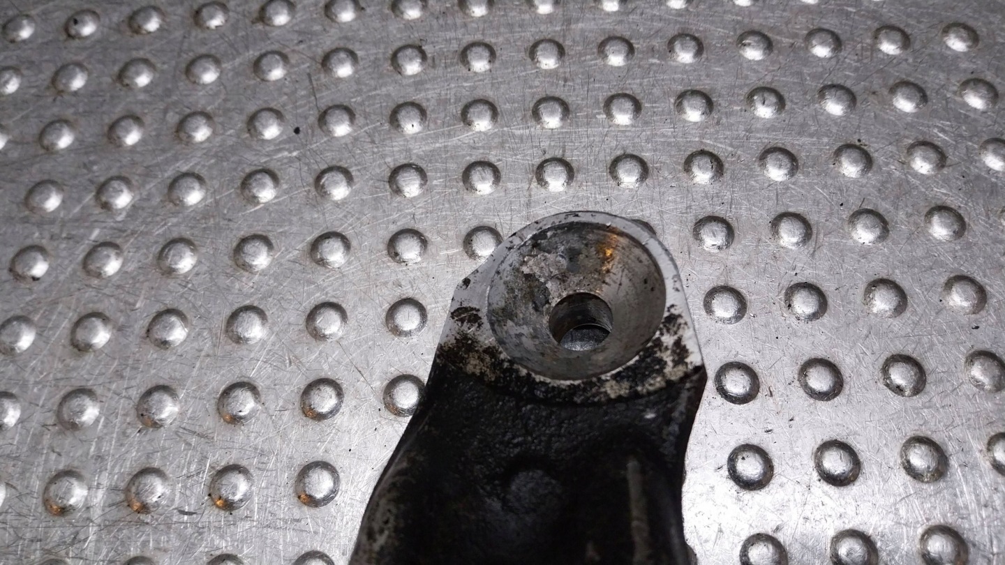 arm left front 9492107 P30635227 VOLVO S80 and