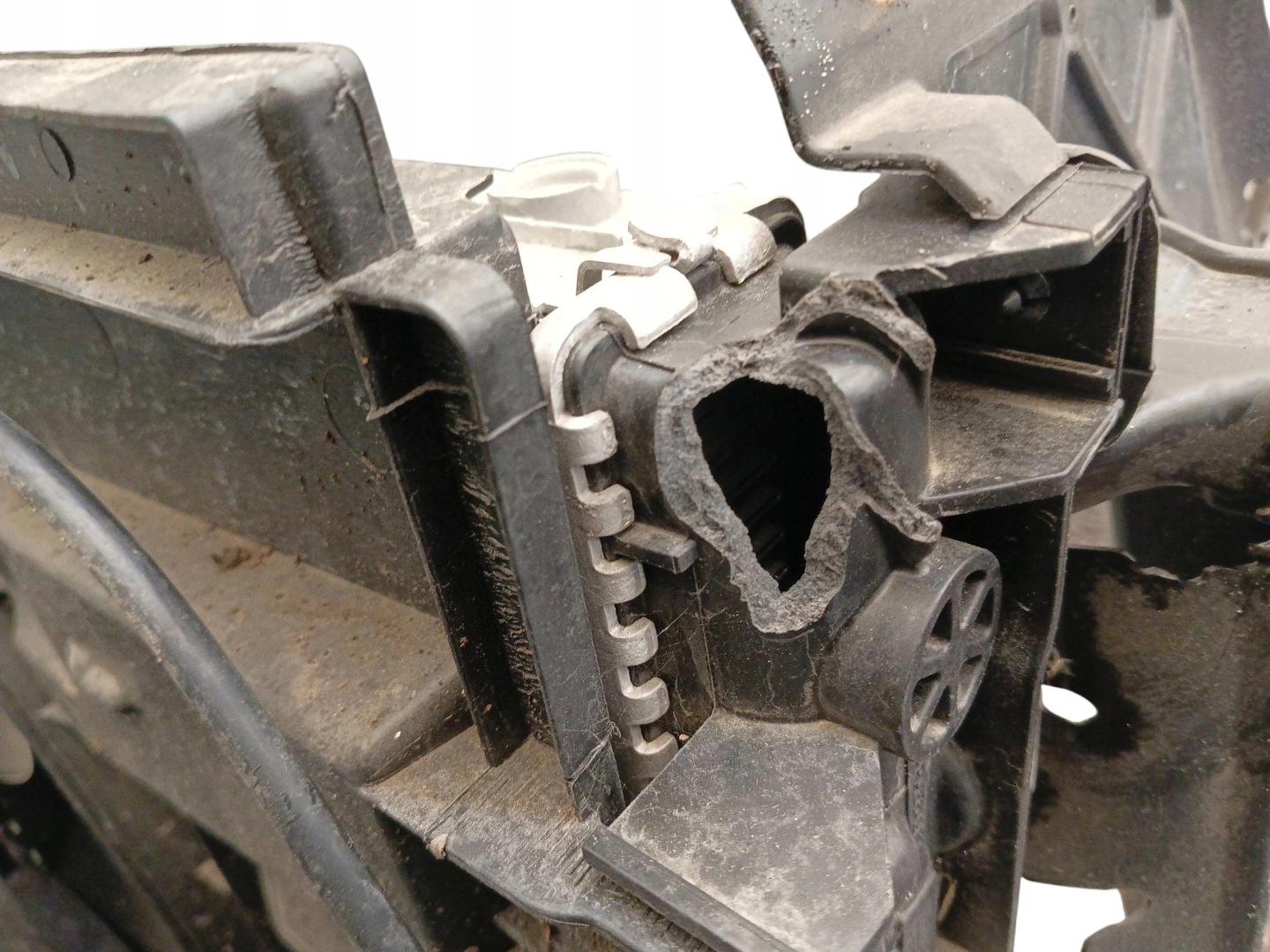 ventilator hladnjaci vode klimatizacije KOMPLET OPEL COMBO E