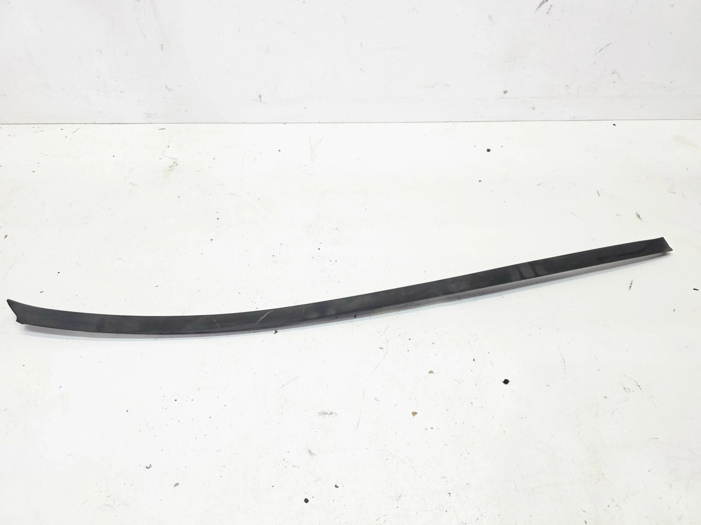 moulding dust windows left AUDI Q7 4L0854327