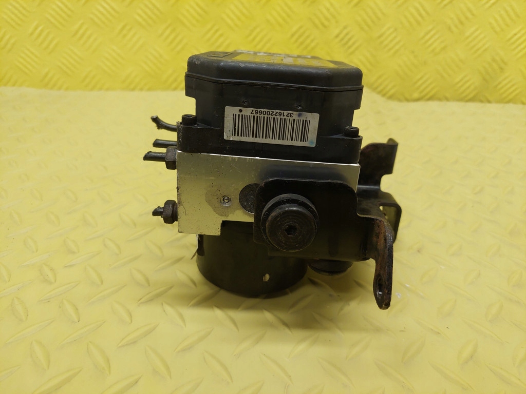 HYUNDAI ELANTRA III 1.6 Pompa ABS 589202D611