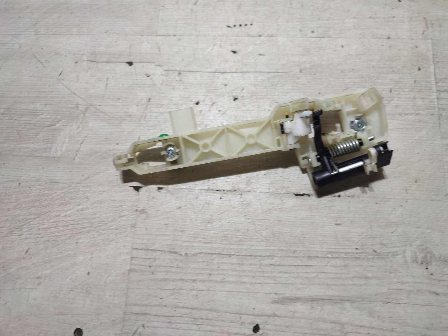 Hyundai Kona and 2018 rear part left handle exterior console