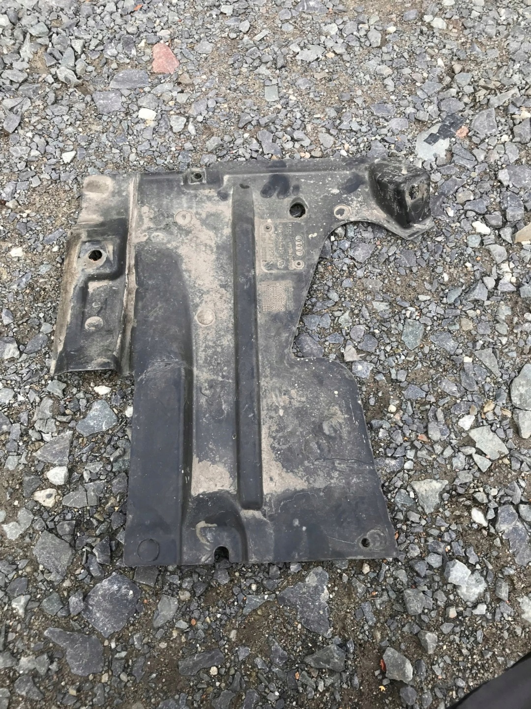 cover chassis right AUDI A6 C6 LIFT 4F0825216F