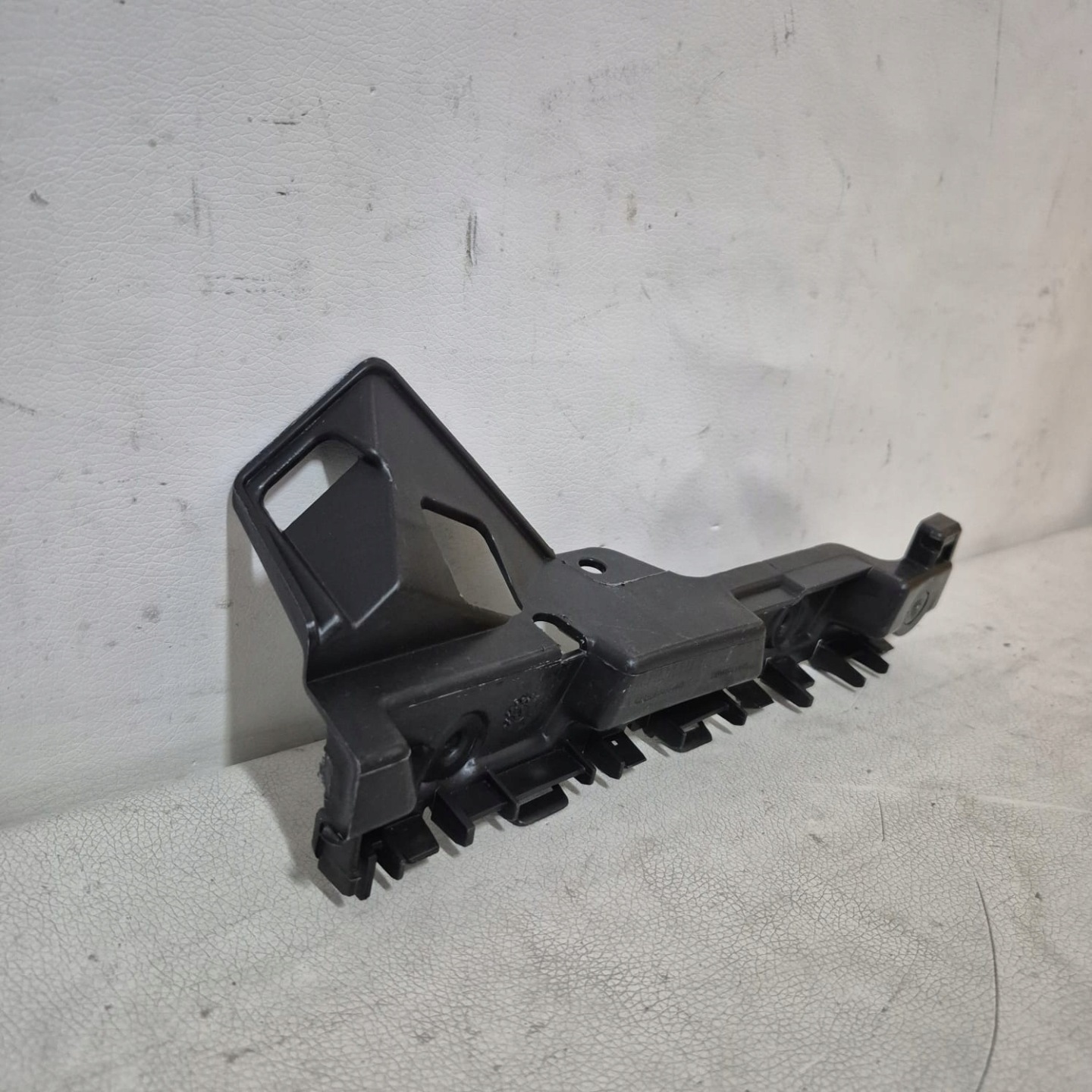 RENAULT TRAFFIC III 3 VIVARO B 14r -> Support Support plaque Pare choc Droite Avant