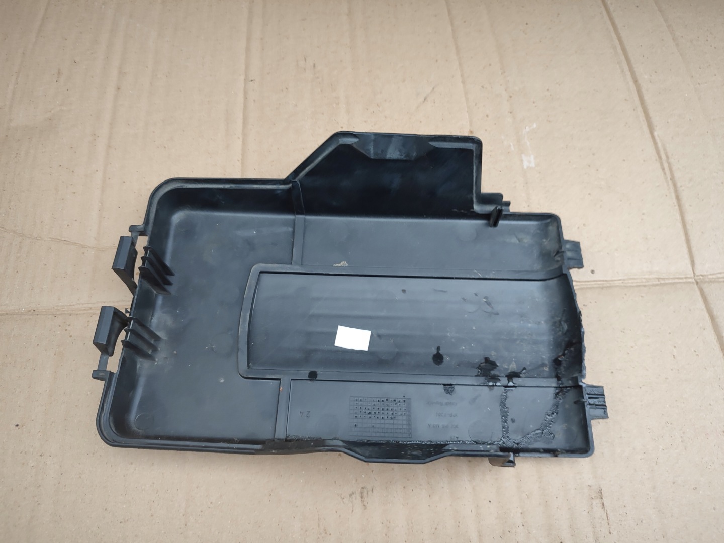 Abdeckung Blende Abdeckung AKUMULATORA VW AUDI SKODA SEAT 3C0915443A
