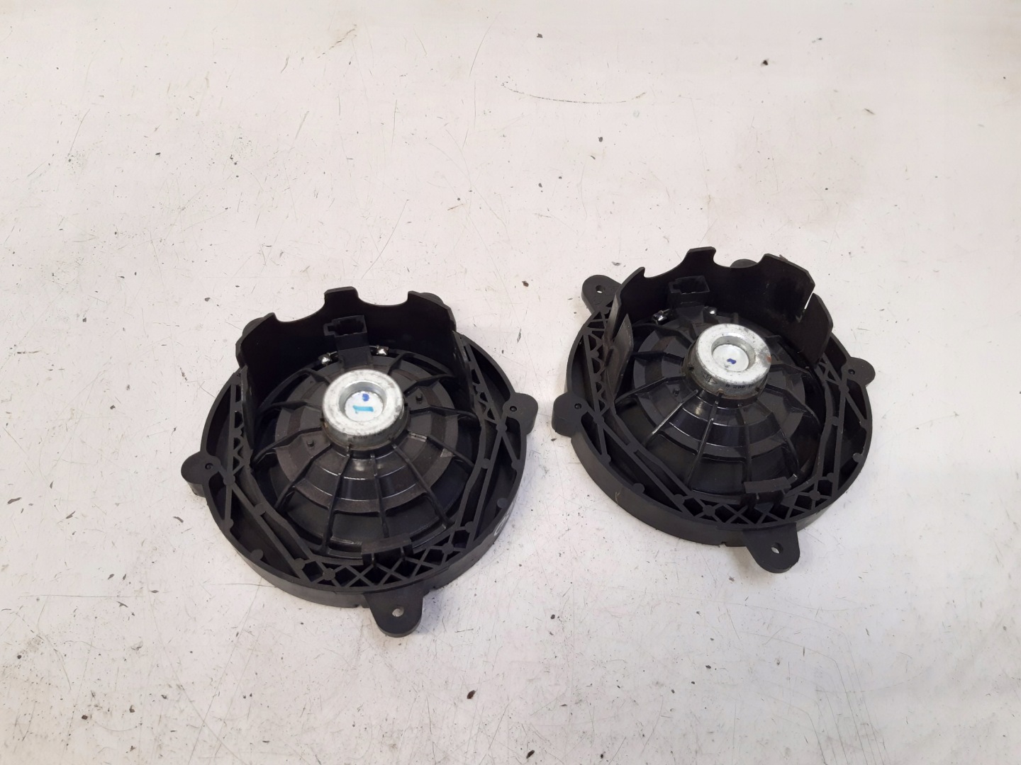 speaker 8200167235 Renault Twingo II