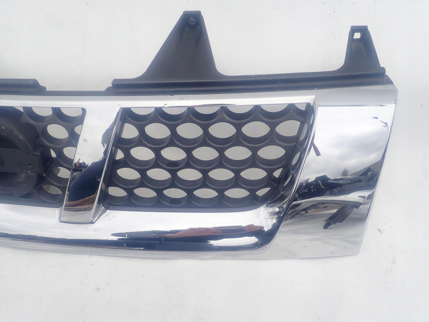 NISSAN NAVARA D22 02-05 grill grille radiator