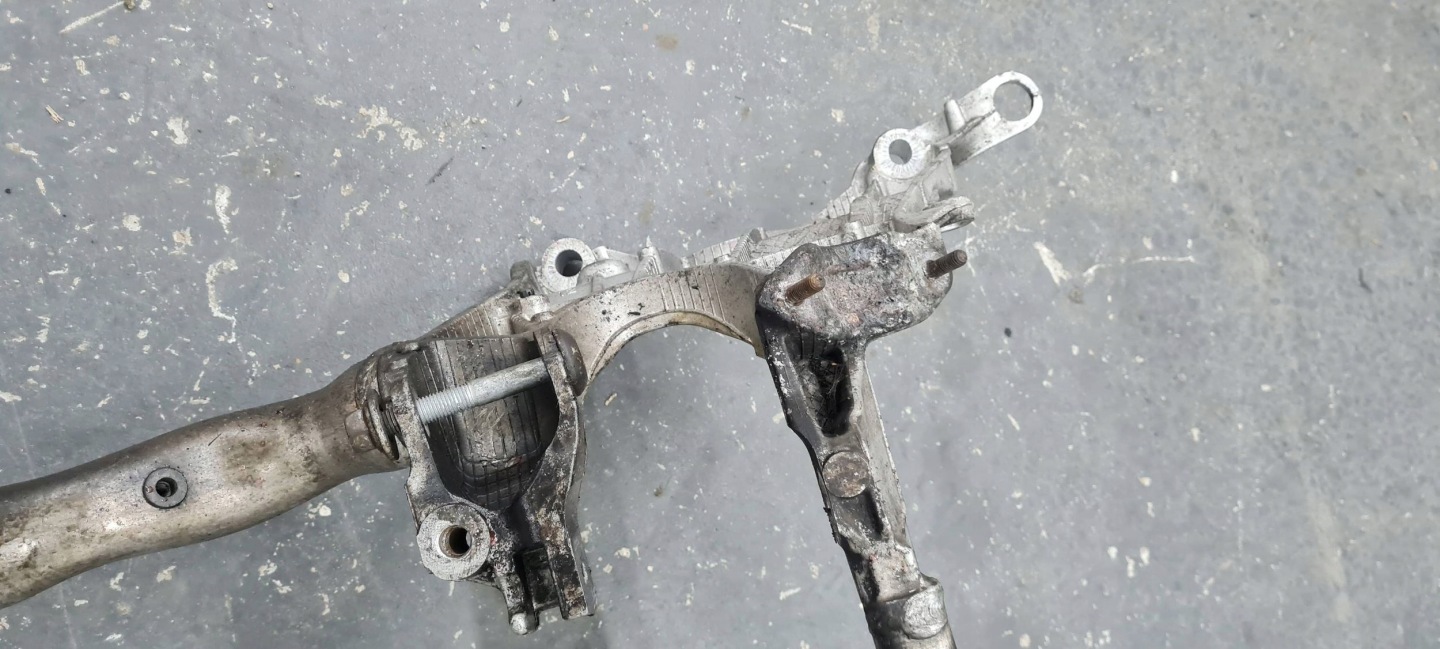 A5 8T LIFT axle beam axle beam sider subframe below engine 8K0399315G A4 B8