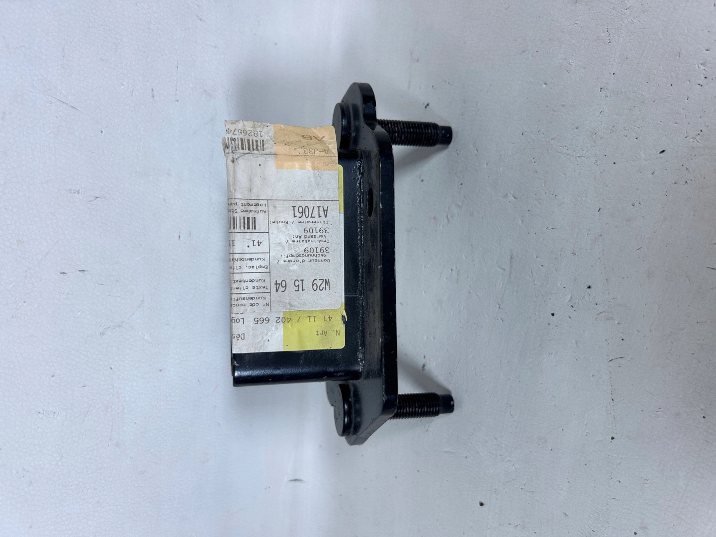 BMW F48 Support plaque Pare choc 7402665