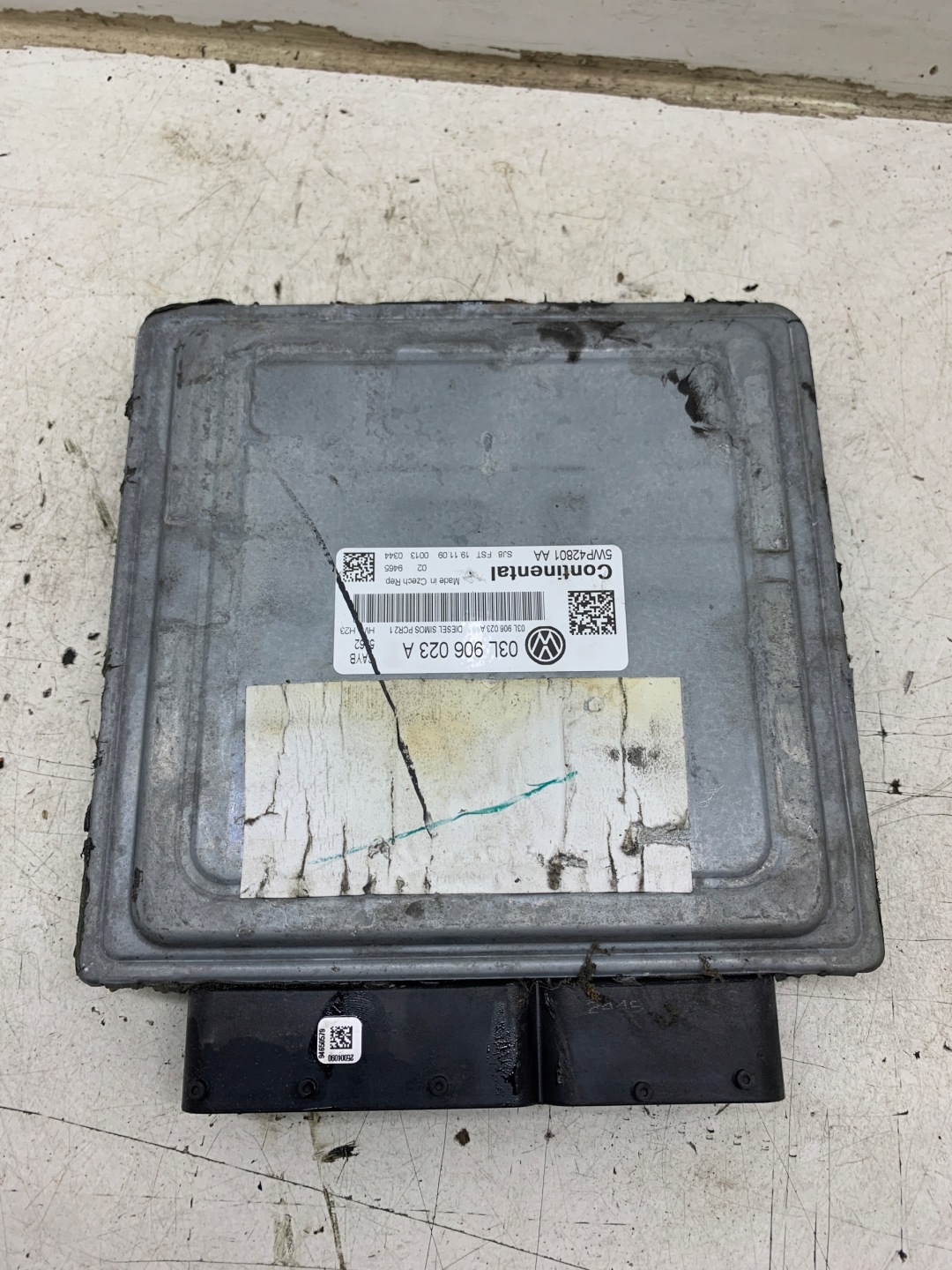 computer control unit of the engine 03L906023A VW GOLF 6 1.6 TDI
