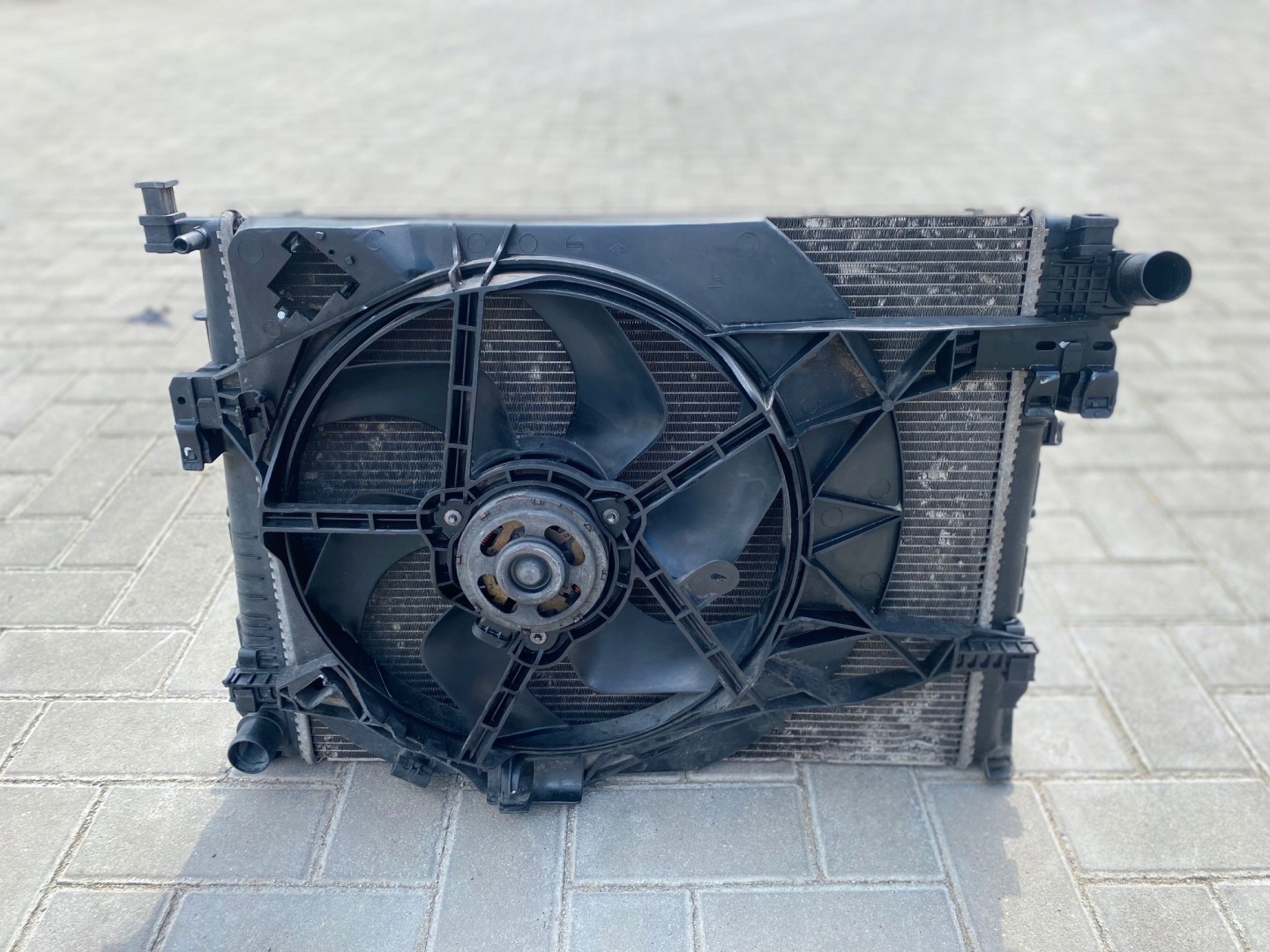 chladič ventilátor TRAFIC 2.0 DCI 8200411166D
