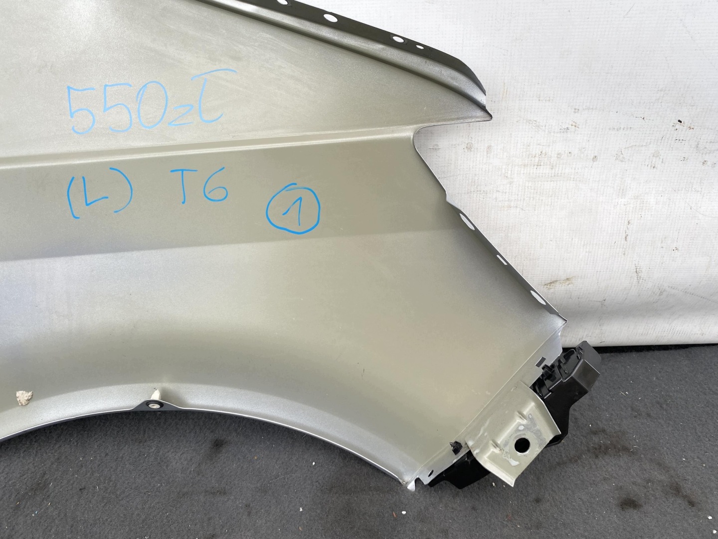 VW TRANSPORTER T6 15- fender front left SREBRNY 7E0821195 original