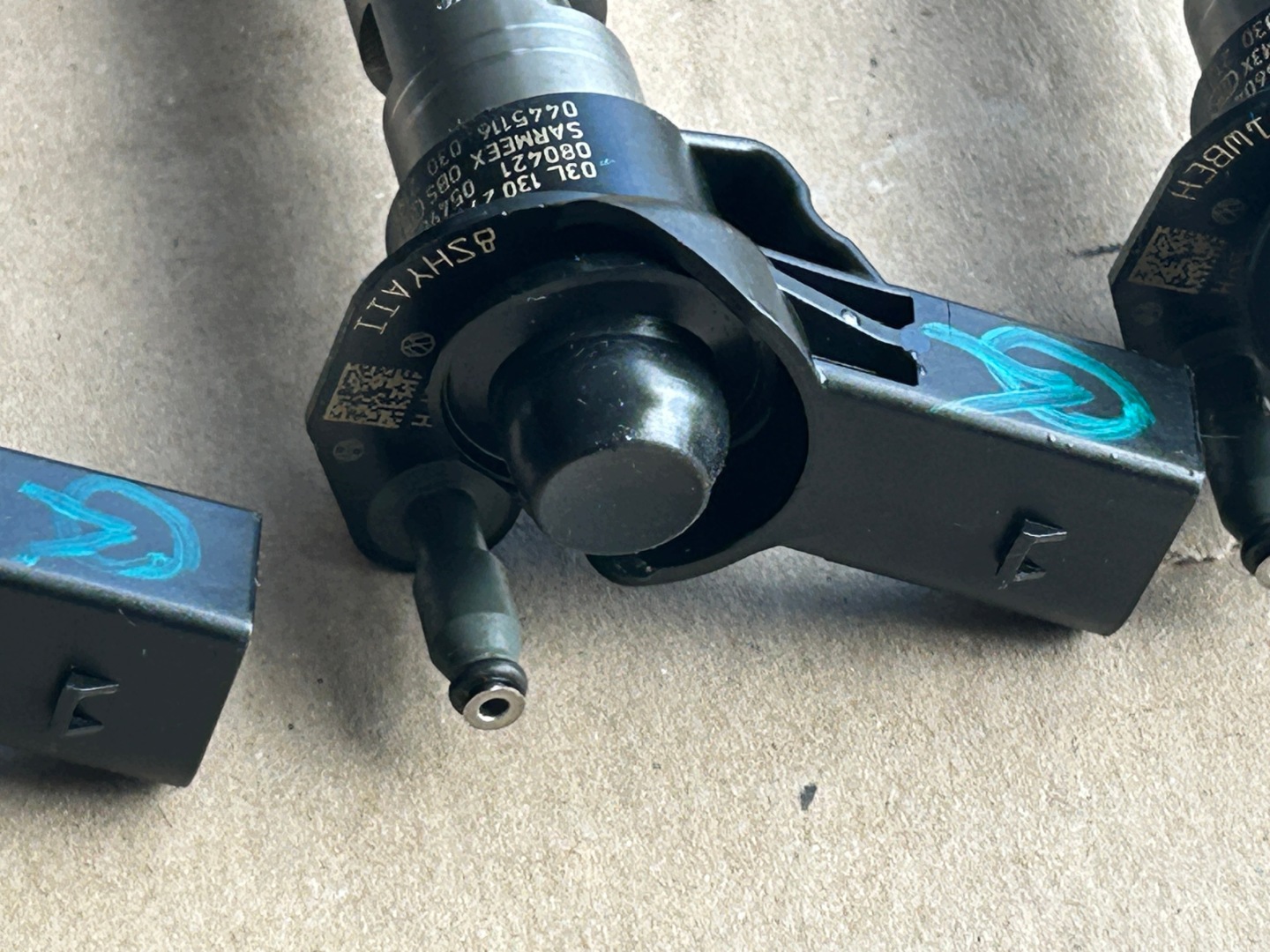 AUDI A4 B8 2,0 TDI Injecteurs 03L130277