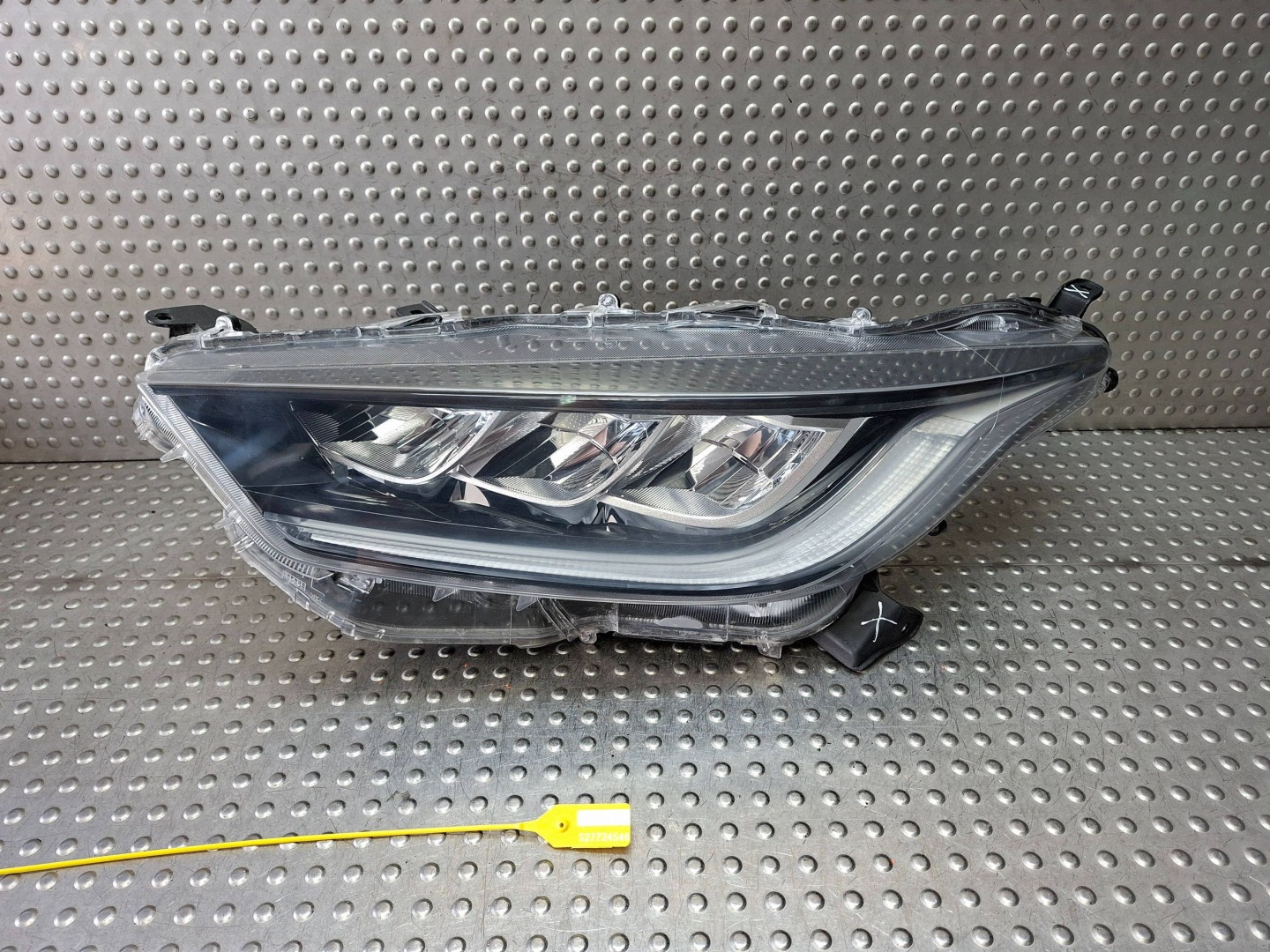 light front left FULL LED TOYOTA YARIS IV 20- EU