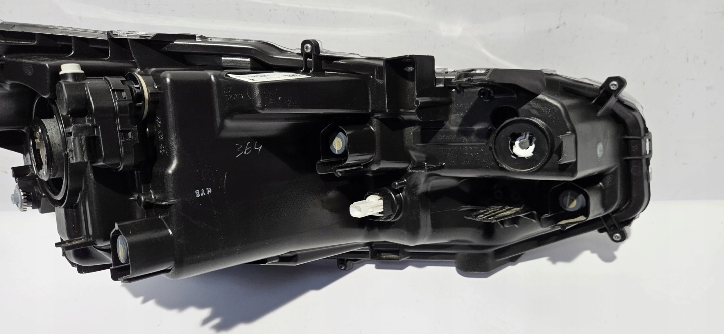 light left front lens LED TOYOTA YARIS CROSS 20