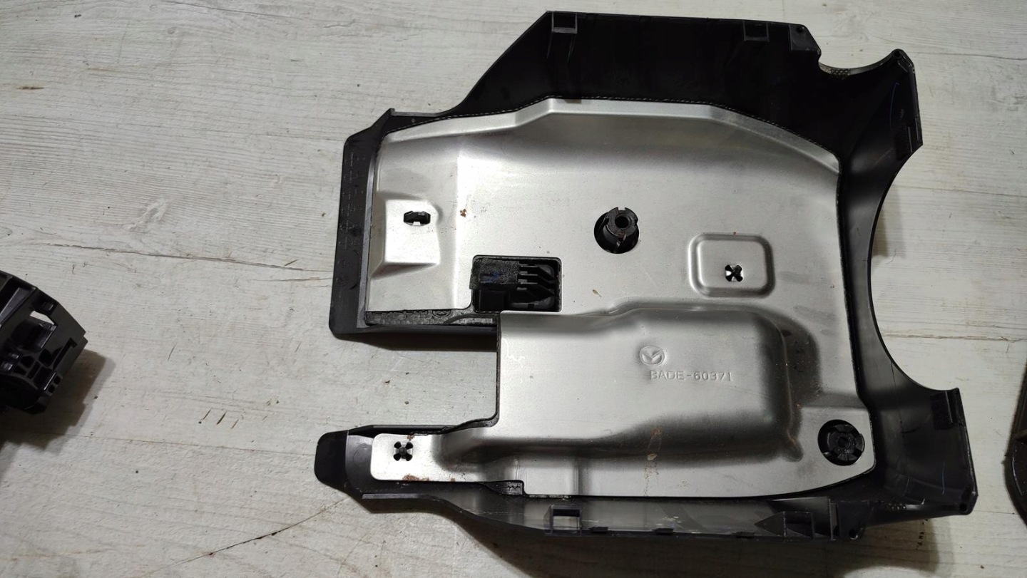 Blende Abdeckung der Lenksäule des Lenkrads Mazda 2 DJ /DL lift