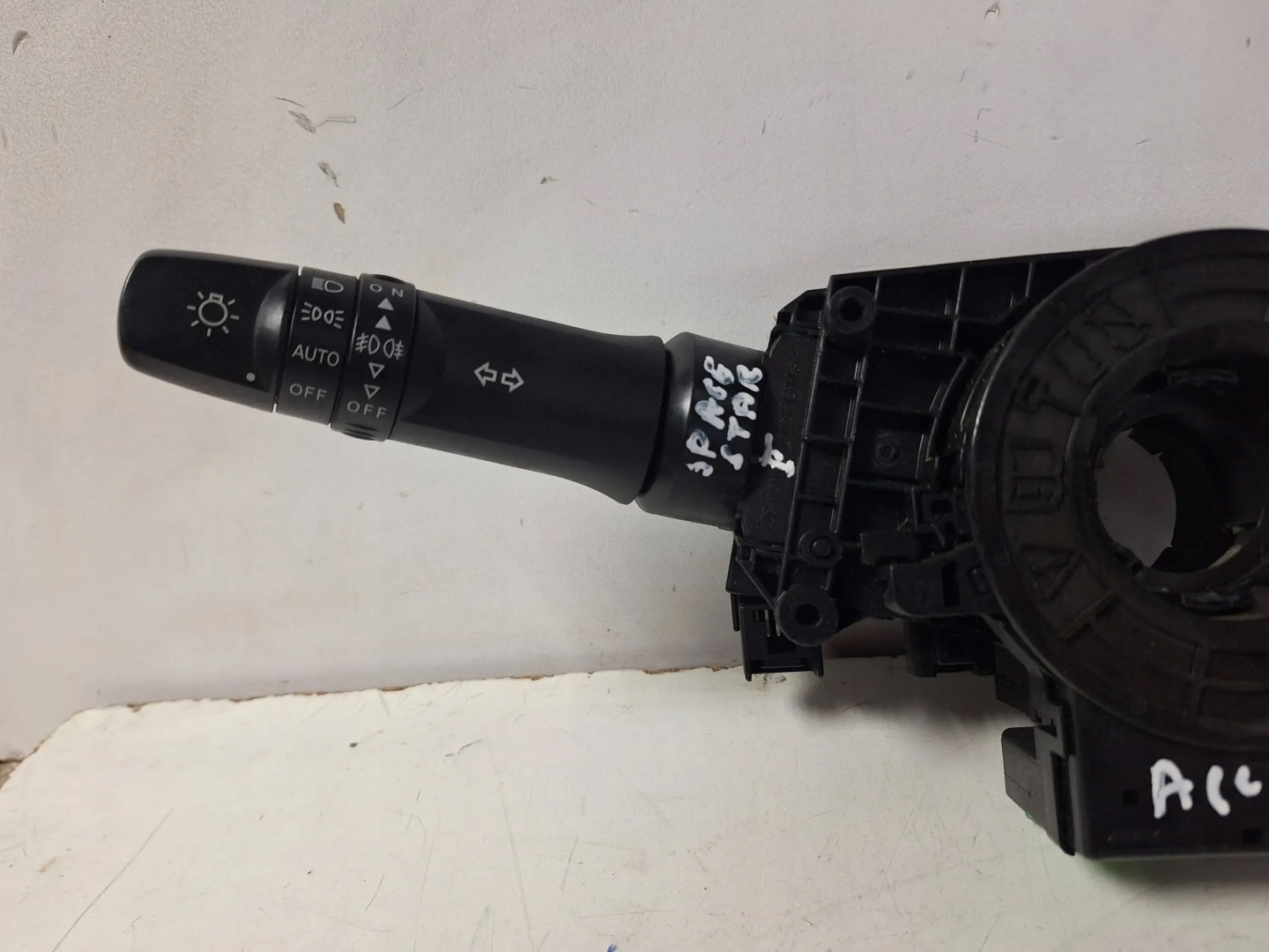 steering wheel levers and controls control ring 8617A012 Mitsubishi Space Star II 13