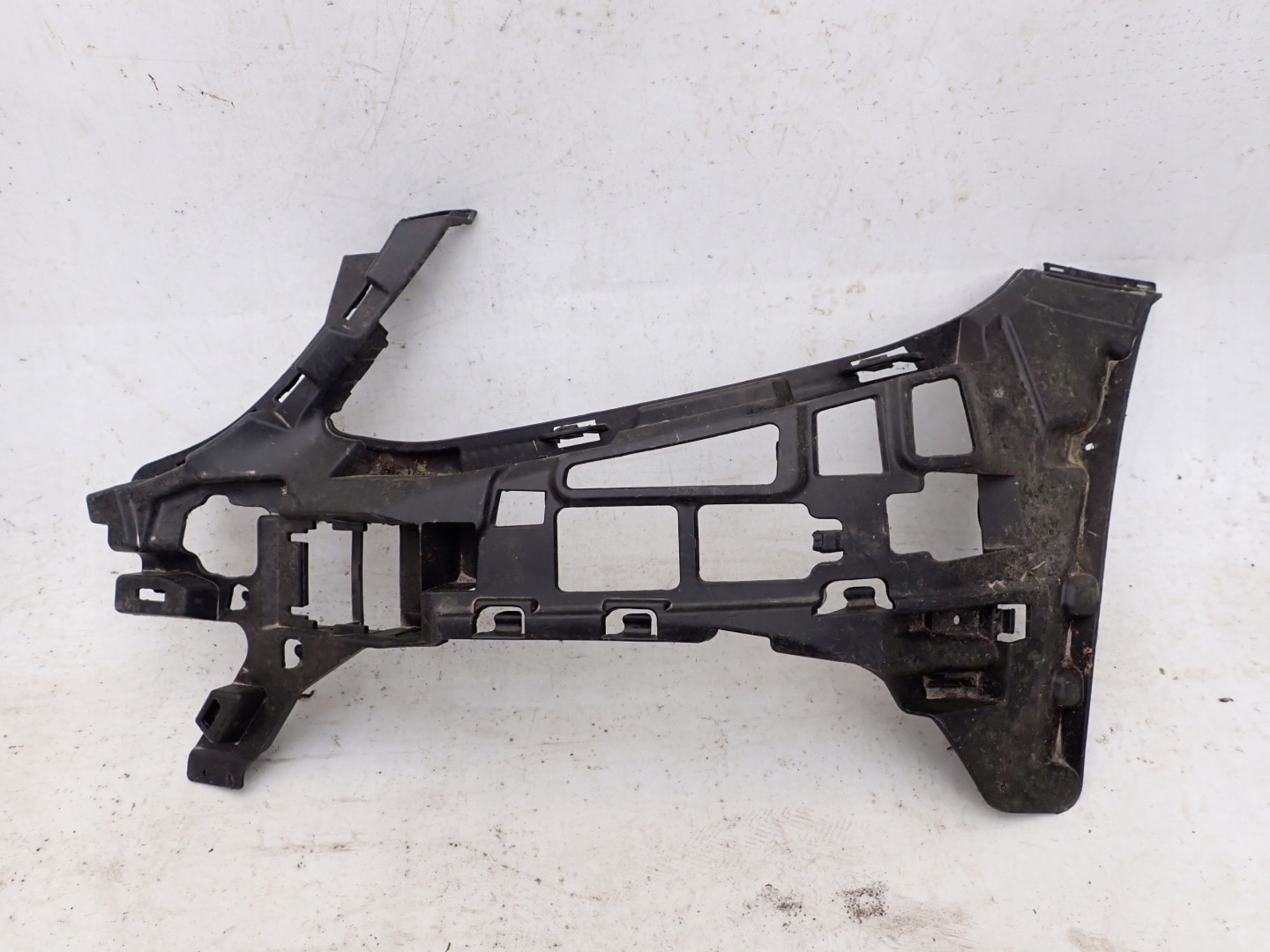 MERCEDES C-KLASA W205 14-21 holder support left front front