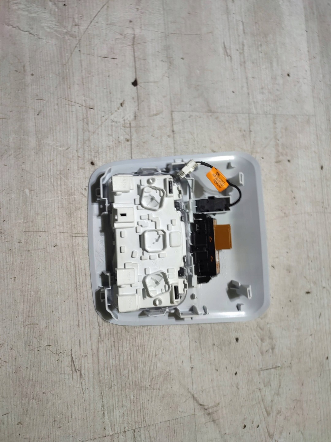 Peugeot 2008 and 2018 Oswietlenie cabs light