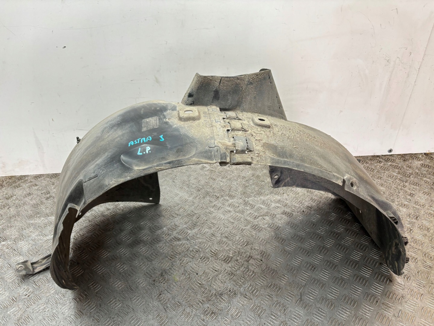 mudguard front front left OPEL ASTRA J IV 13432426