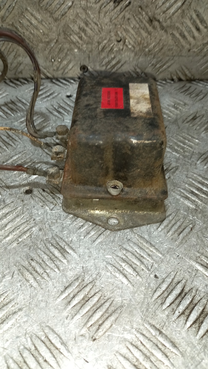 REGULATOR di tensione FIAT 126 P