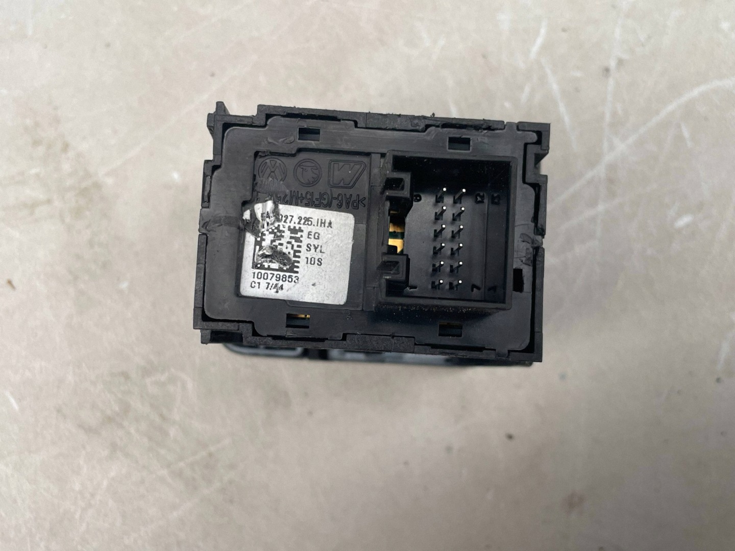 button electric brake SKODA OCTAVIA MK4 5E4927225 @M