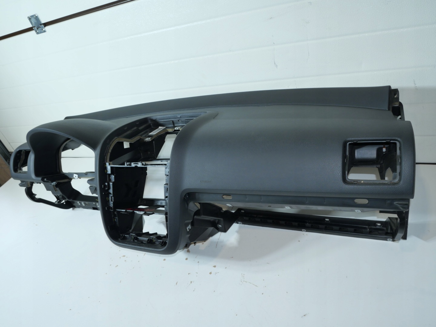 dashboard instrument panel console cockpit VW GOLF V 1K1858295