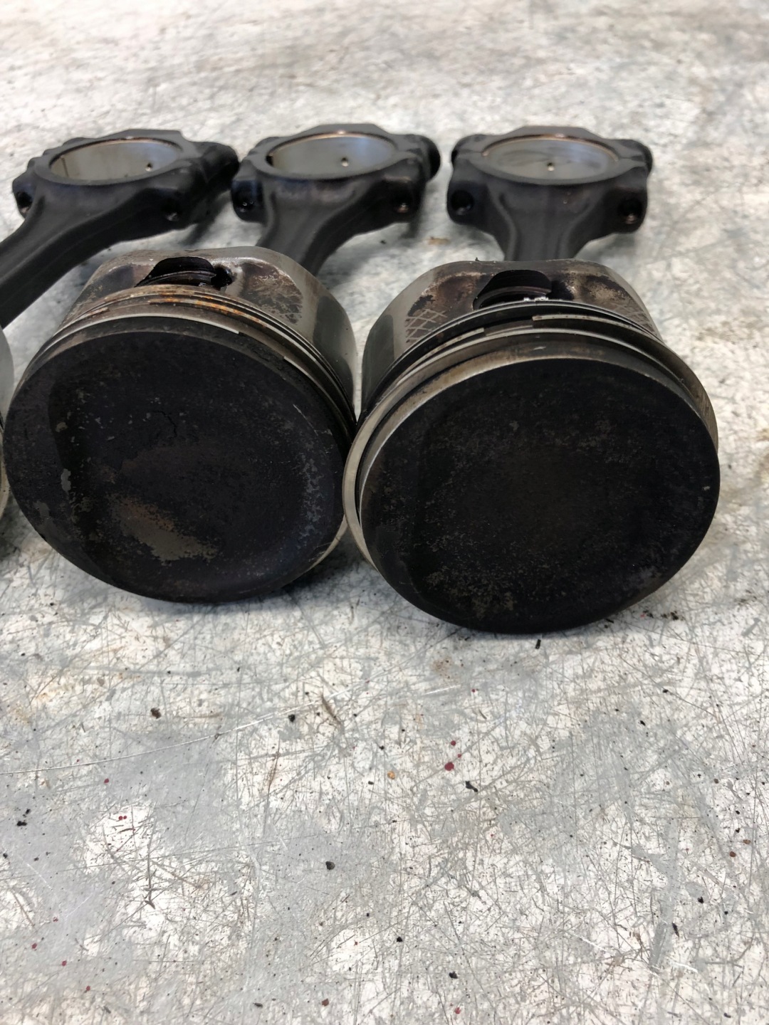 pistons connecting rod VW SKODA AUDI AUC KOMPLET