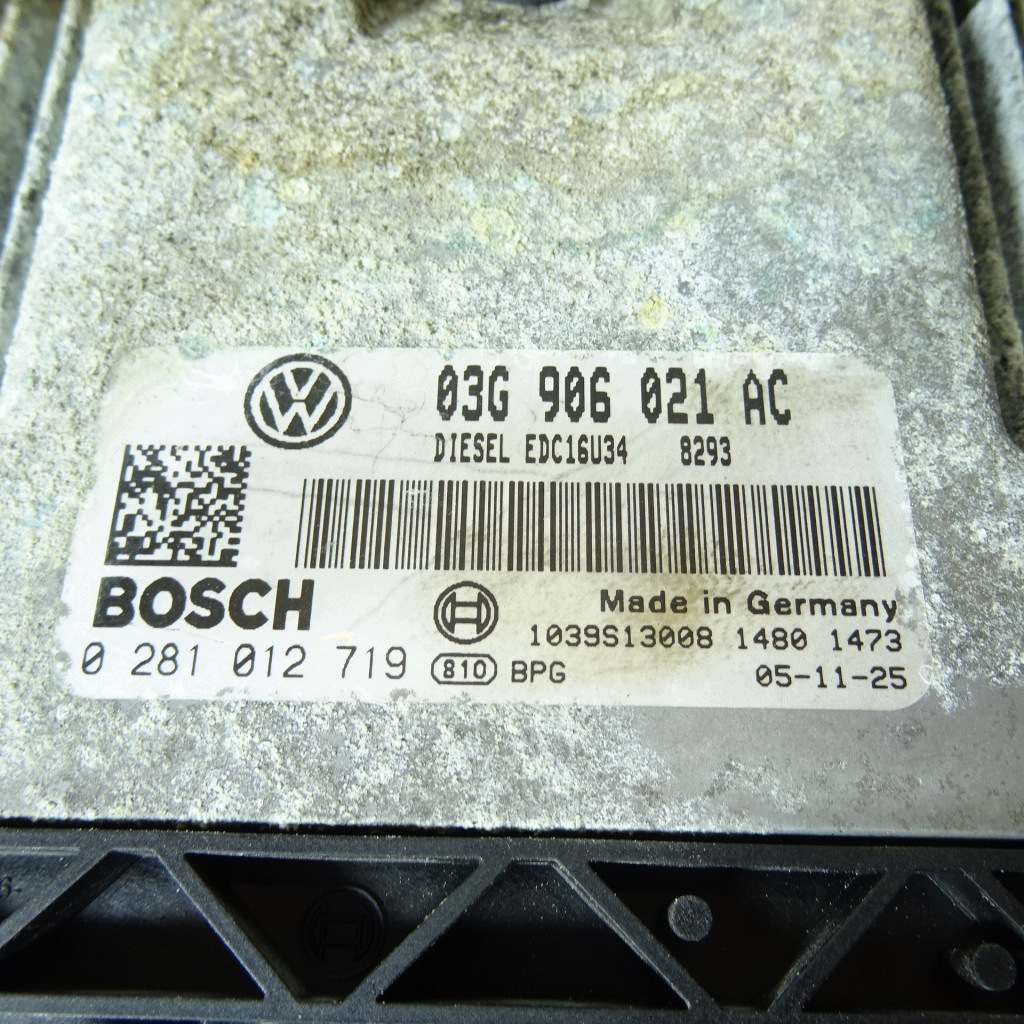 VW PASSAT B6 2.0TDI unité de commande électronique uce moteur 03G906021AC