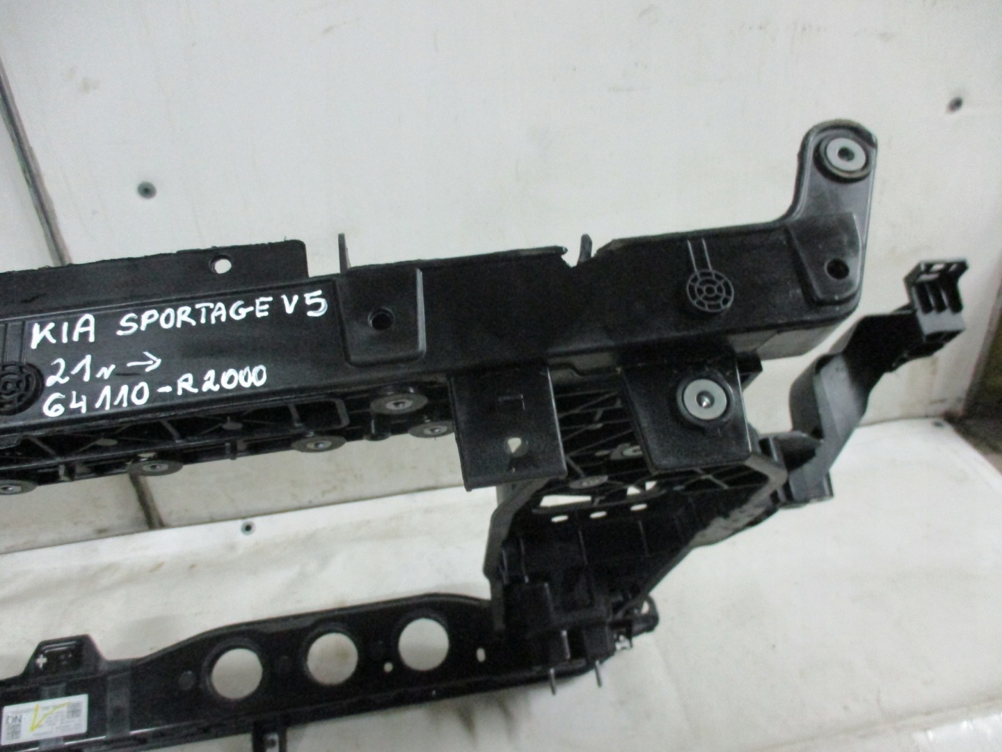 bar, wall front Kia Sportage 5 V 21r- 64110-R2000