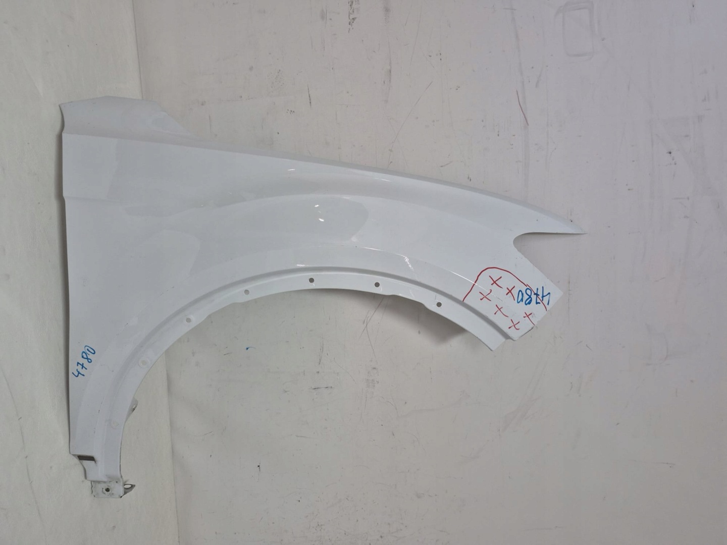 VW T-ROC and 1 17-25 fender front front right